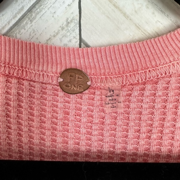 Free People One Hayden Thermal Short Sleeve Lace-up Top in Pink size large - Picture 3 of 7